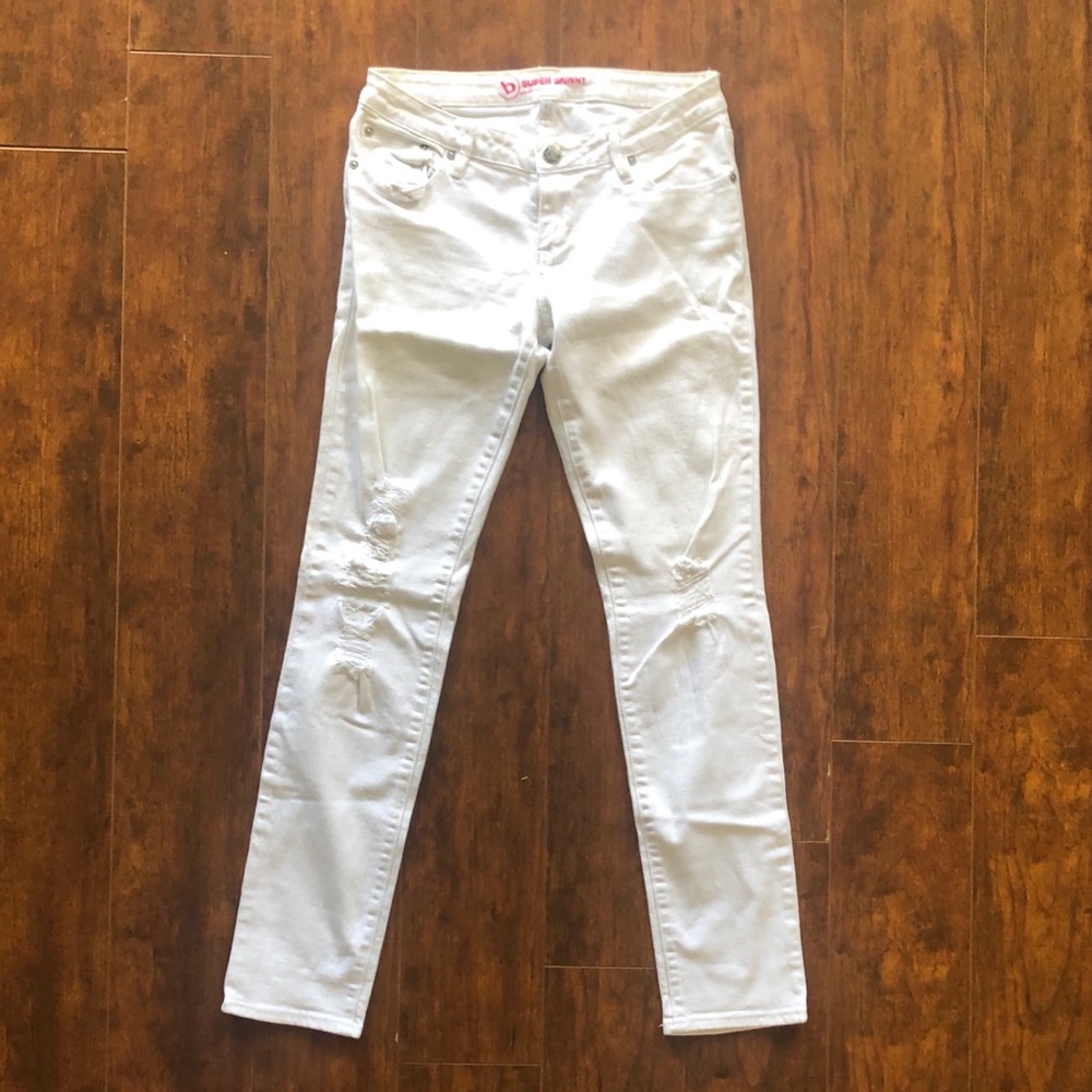 White distressed denim skinny jeans
